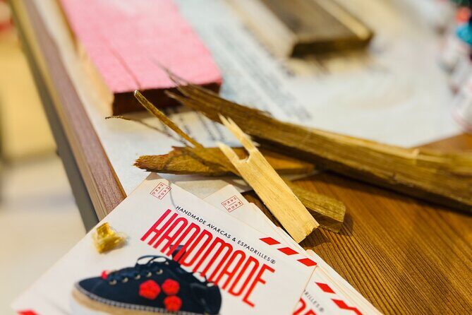 Caribbean Driftwood Making in San Juan - Meeting at 150 C. de la Fortaleza: your 10:00 am game plan
