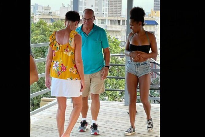 Learn Salsa in San Juan - Vivid beginner lesson - What Happens in a One-Hour Beginner Lesson