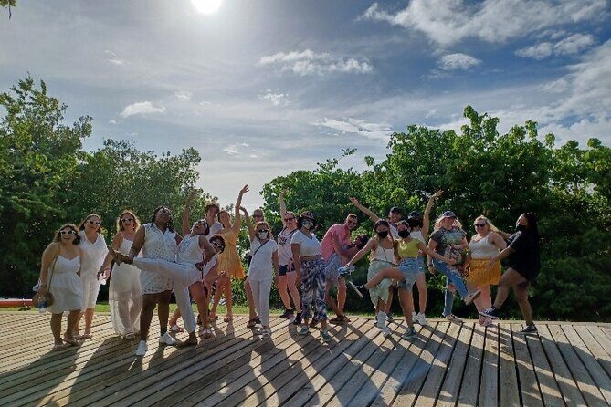 Outdoor Salsa Class Experience in San Juan - Where to meet at Laguna del Condado (and why it’s convenient)