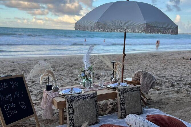 Picnic in San Juan Puerto Rico - Where You Meet: Parque de la Laguna del Condado (860 Ashford Ave)