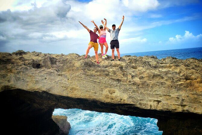 Private Rainforest Waterfalls and Beach Hiking Tour from San Juan - San Juan Pickup and Getting to Playa Mar Chiquita Smoothly