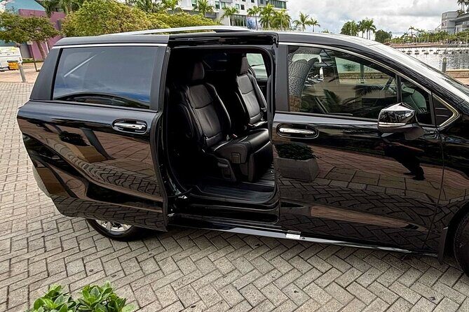 Puerto Rico Island Wide Transfers, Sienna Limited Luxury Minivan. - Inside the Minivan: Comfort for Real Groups