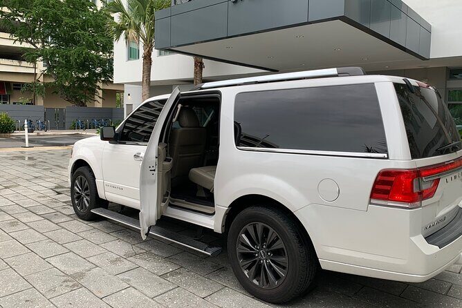 Roundtrip-Transfer from: SJU Airport,Cruises and Hotels in Puerto Rico LuxurySUV - Comfort and Communication: The Details That Matter