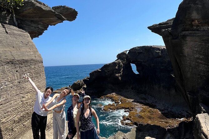 Taino Indian Cave, Arecibo Hike and Beach Tour from San Juan - Cueva del Indio (Cuervo del Indio): Taino rock art plus the real workout