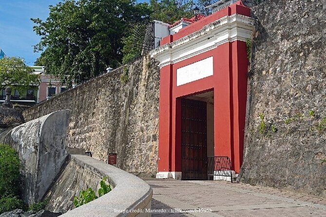 Welcome to San Juan's Old Town: Private Half-Day Walking Tour - Fortaleza Pass-By and the Panama Hat Shop Finish